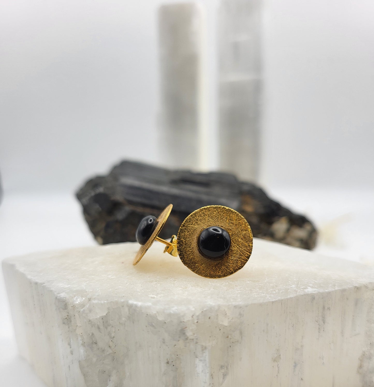 Vergoldete Turmalinstecker Rund und Elegant