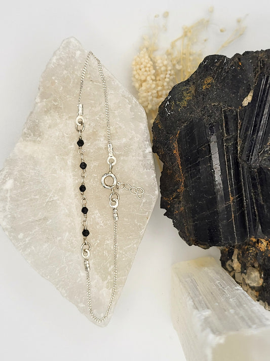 Noir Élégance - protection bracelet with tourmaline