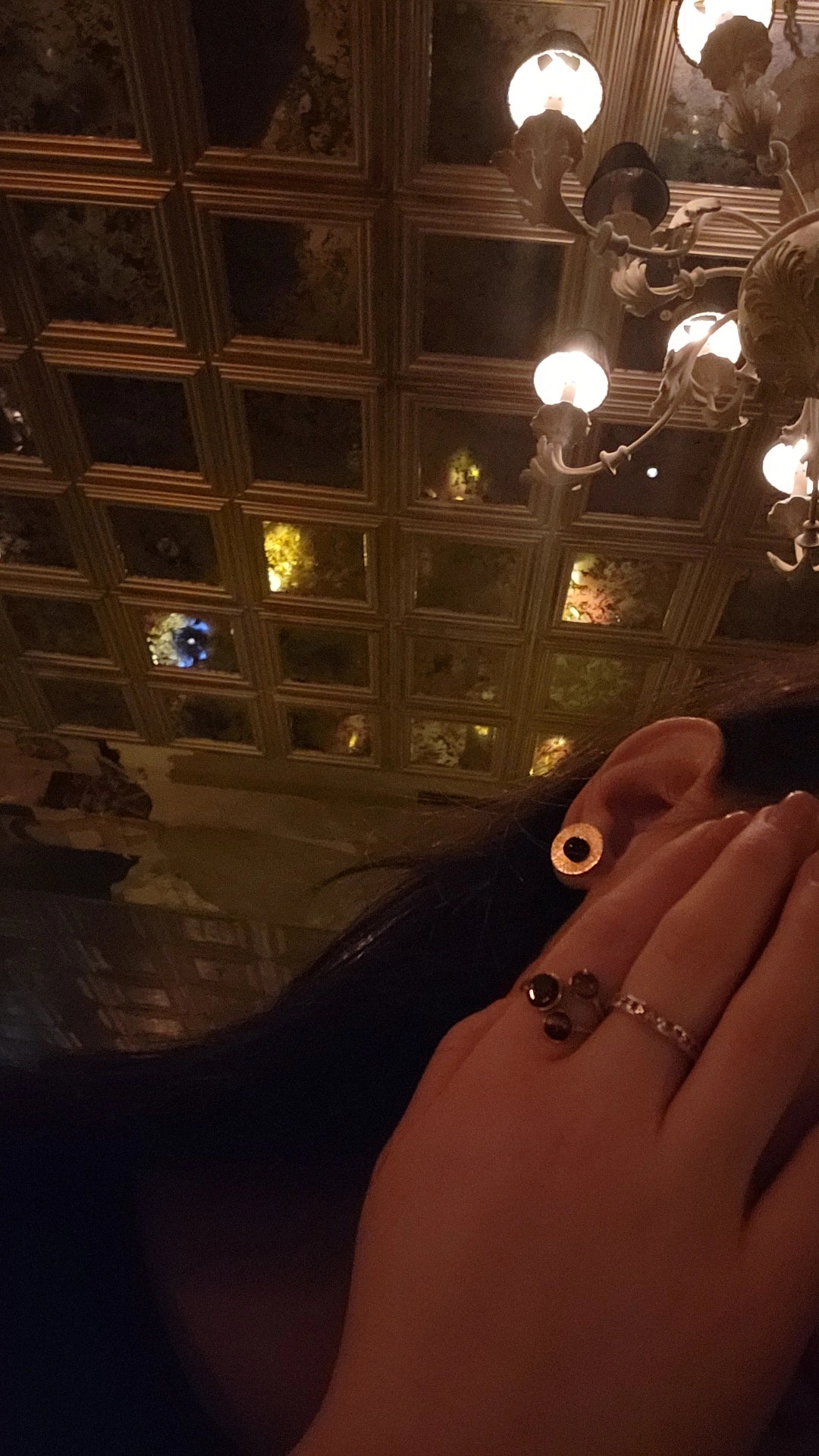 Gold-plated tourmaline studs, round and elegant